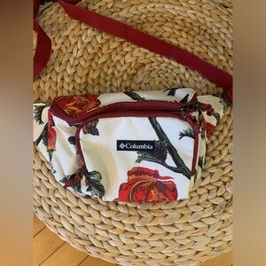 NWOT Columbia Flower Print Hip Pack